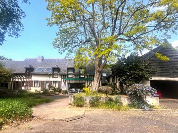 Maison 10 pièces 264 m²