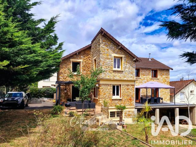 Maison 10 pièces 265 m²