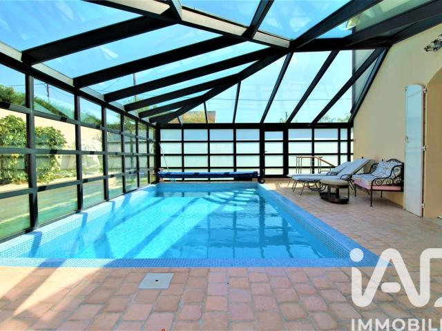 Maison 10 pièces 265 m²