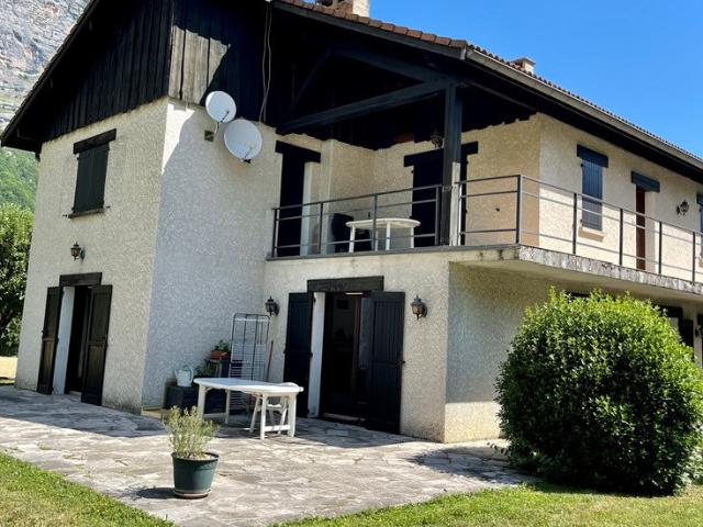 Maison 10 pièces 265 m²