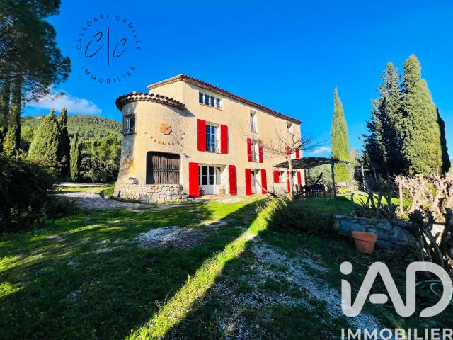 Maison 10 pièces 265 m²