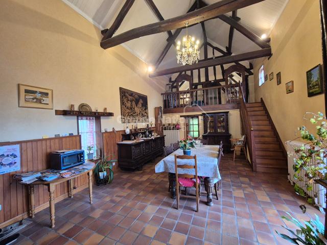 Maison 10 pièces 265 m²