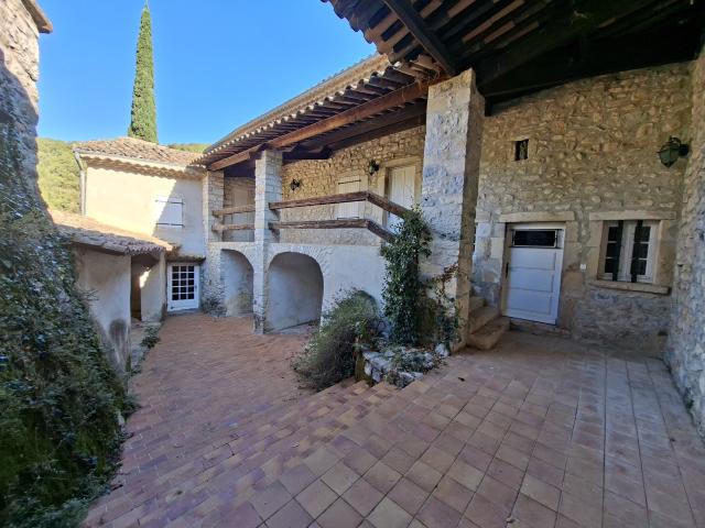 Maison 10 pièces 265 m²