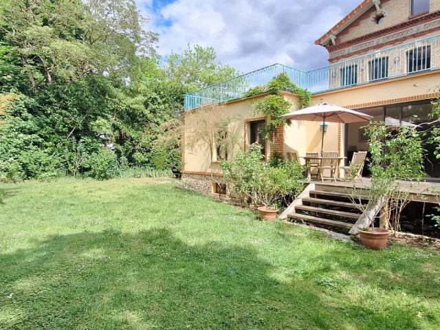 Maison 10 pièces 265 m²