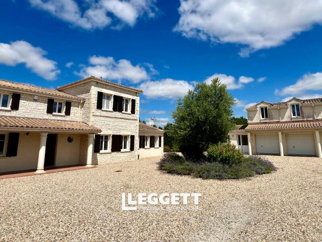 Maison 10 pièces 265 m²
