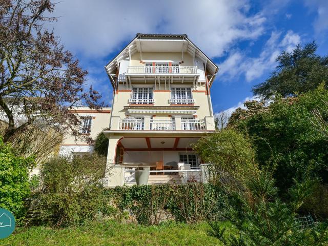 Maison 10 pièces 265 m²