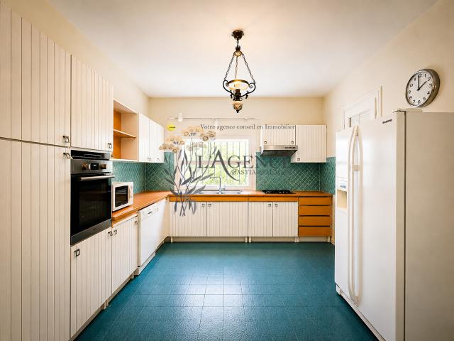 Maison 10 pièces 266 m²