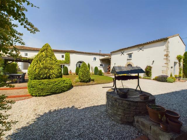 Maison 10 pièces 266 m²