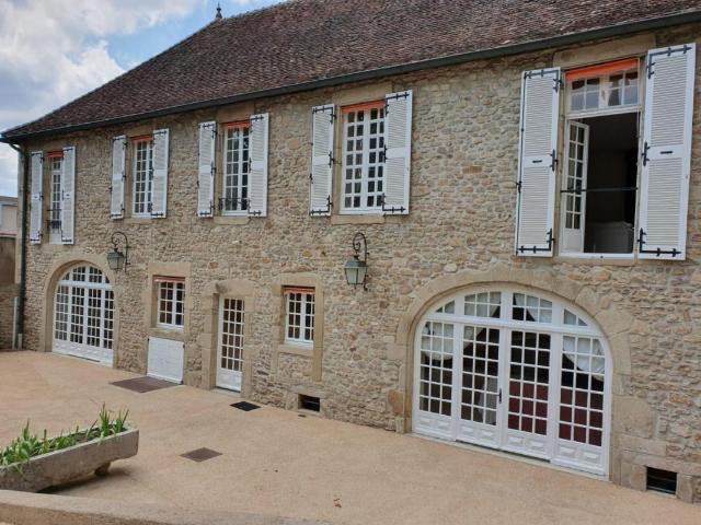 Maison 10 pièces 268 m²