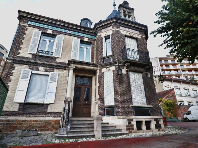 Maison 10 pièces 269 m²
