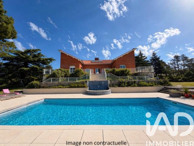 Maison 10 pièces 269 m²