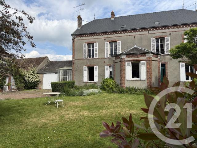 Maison 10 pièces 269 m²