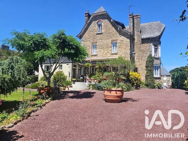 Maison 10 pièces 269 m²