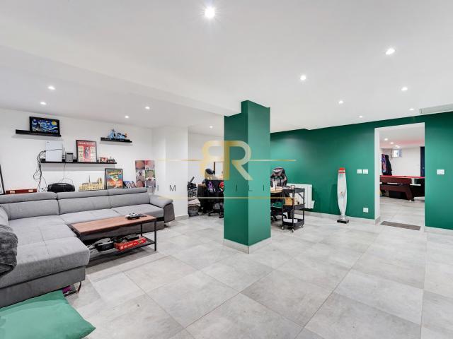 Maison 10 pièces 273 m²
