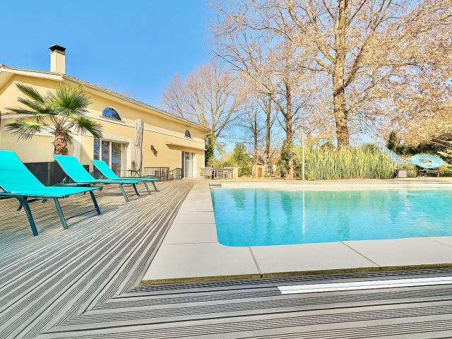 Maison 10 pièces 273 m²