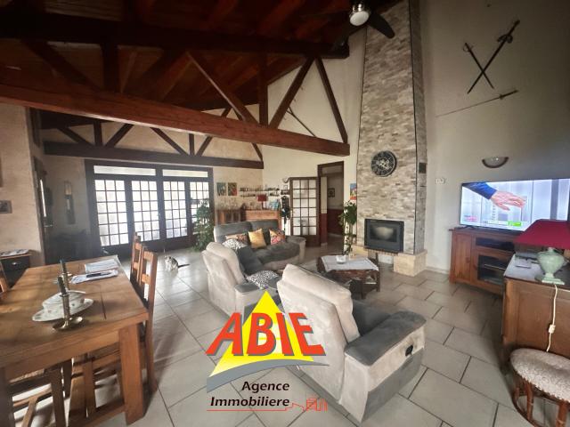 Maison 5 pièces 273 m²