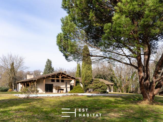 Maison 10 pièces 320 m²