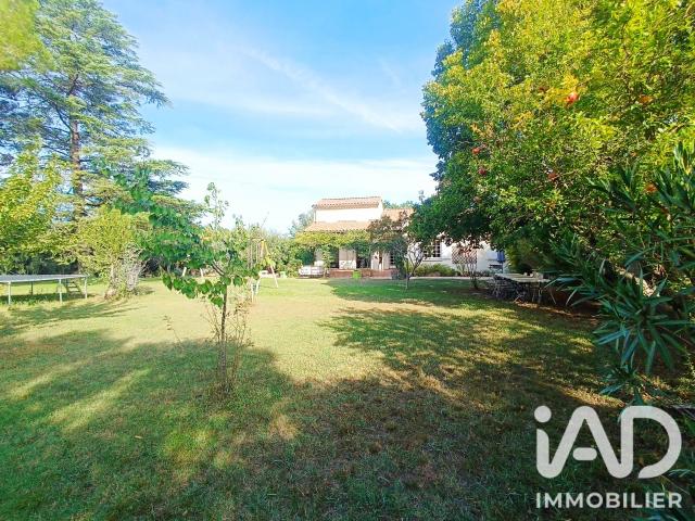Maison 10 pièces 273 m²