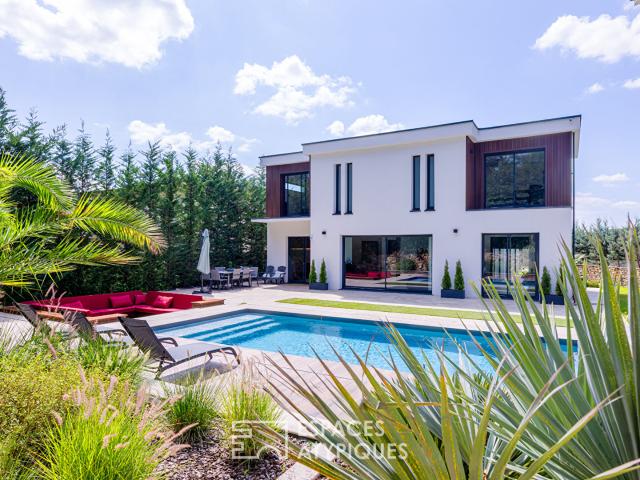 Maison 10 pièces 273 m²