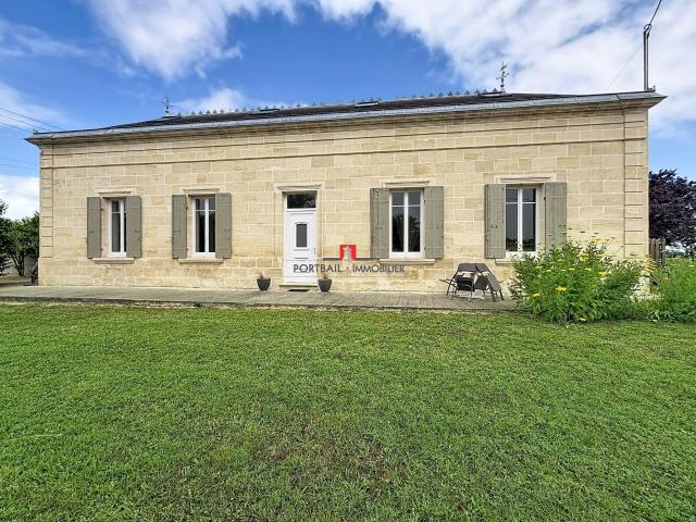 Maison 10 pièces 270 m²