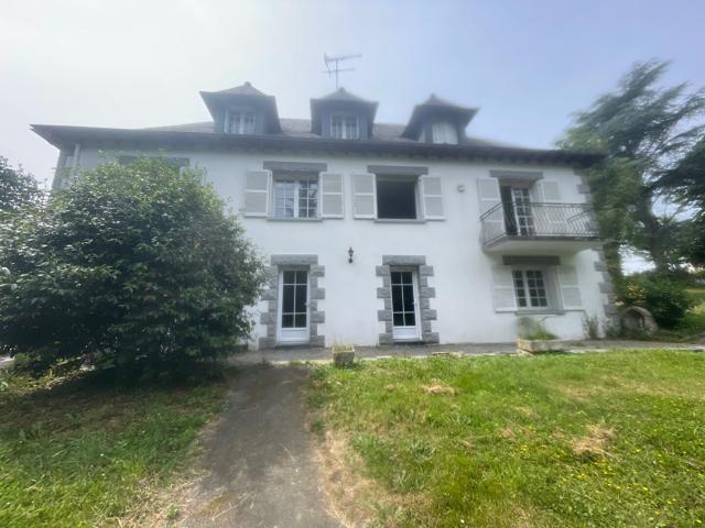 Maison 10 pièces 270 m²