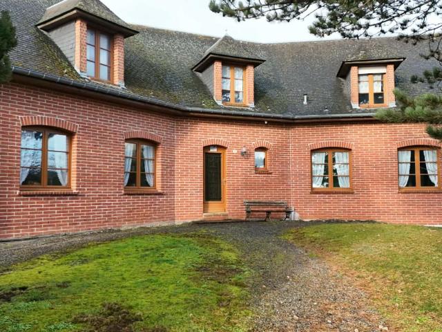 Maison 10 pièces 270 m²