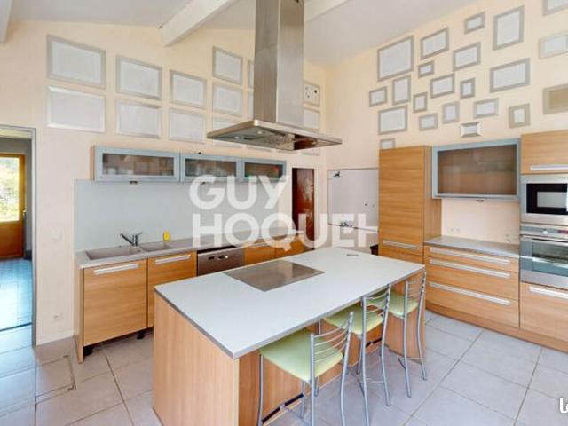 Maison 10 pièces 270 m²