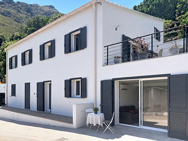 Maison 10 pièces 270 m²