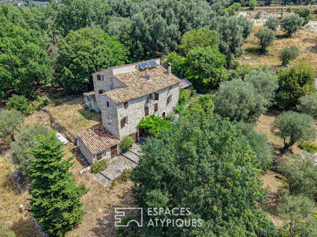 Maison 10 pièces 270 m²