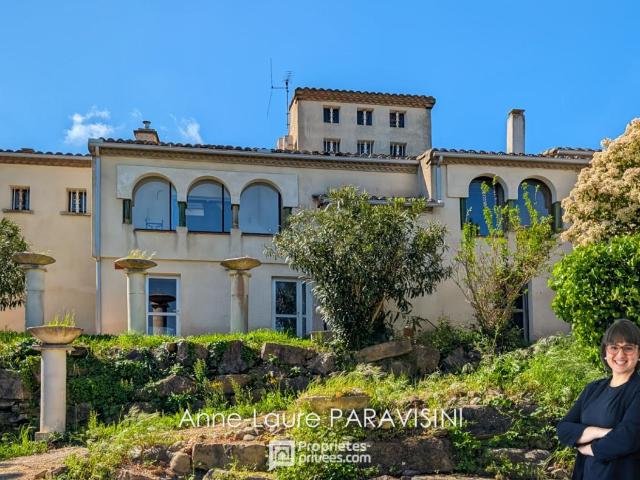 Maison 10 pièces 270 m²