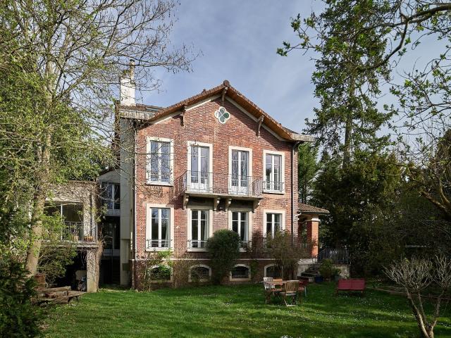 Maison 10 pièces 279 m²