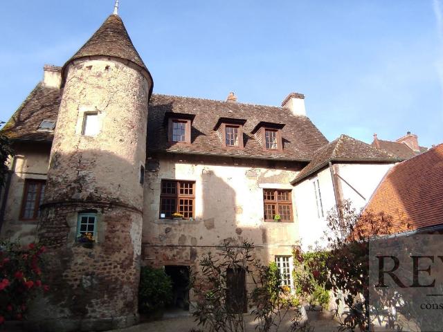 Maison 10 pièces 270 m²