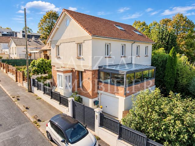 Maison 10 pièces 271 m²