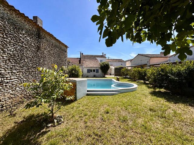 Maison 10 pièces 271 m²