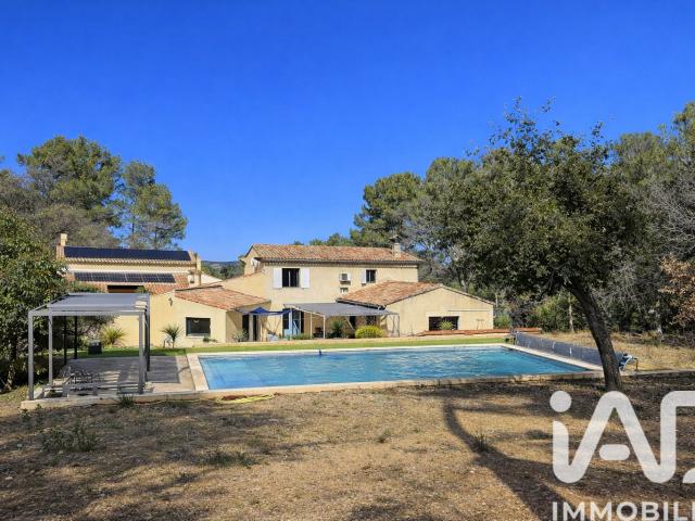 Maison 10 pièces 272 m²