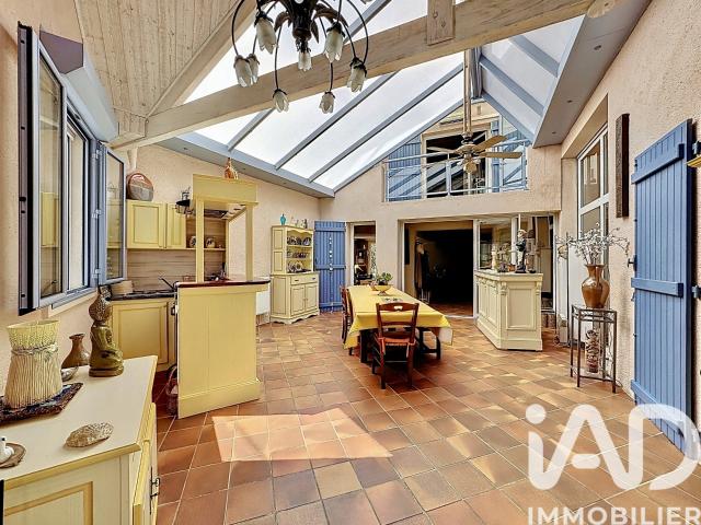 Maison 10 pièces 272 m²