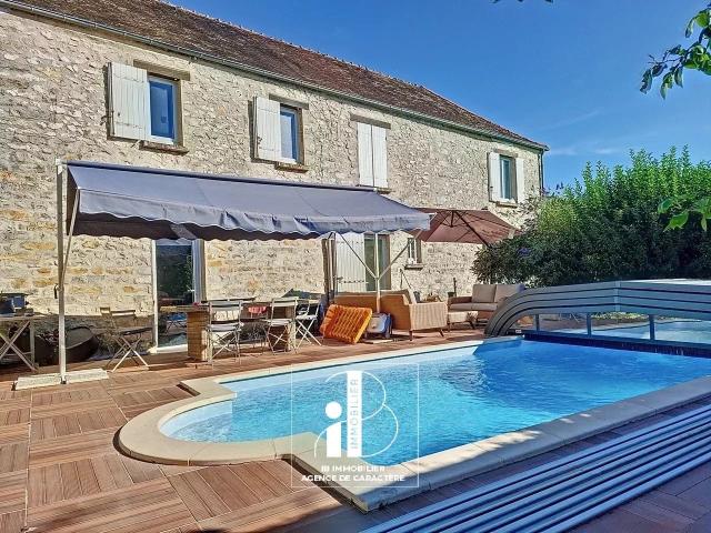 Maison 10 pièces 277 m²