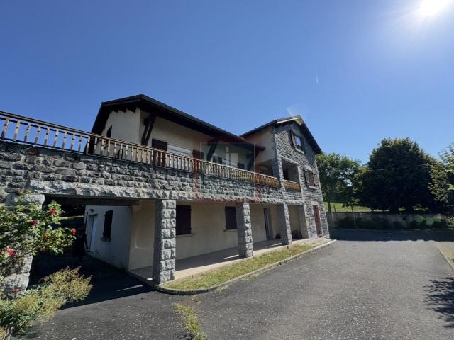 Maison 10 pièces 277 m²