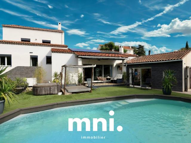 Maison 10 pièces 277 m²