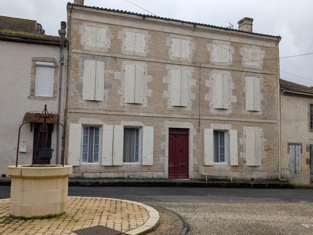 Maison 10 pièces 274 m²