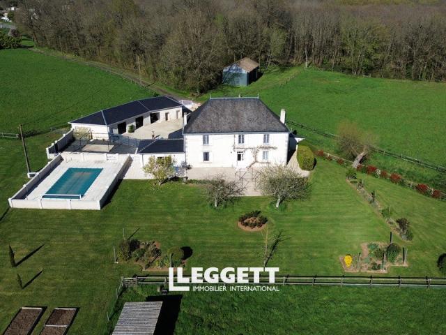 Maison 10 pièces 274 m²