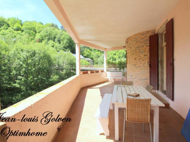 Maison 10 pièces 274 m²