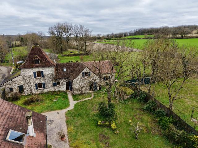 Maison 10 pièces 275 m²