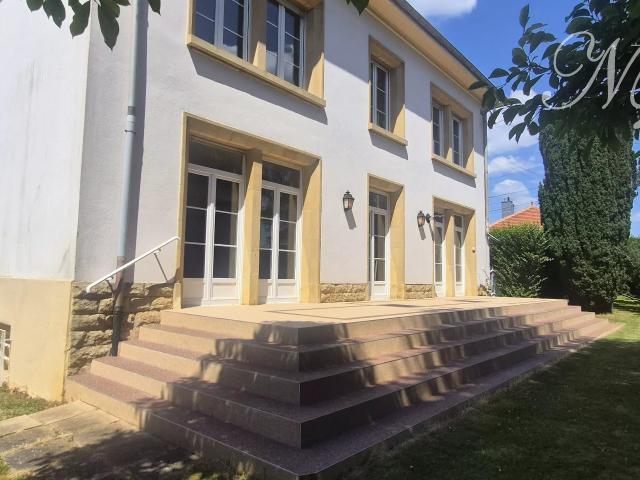 Maison 10 pièces 275 m²