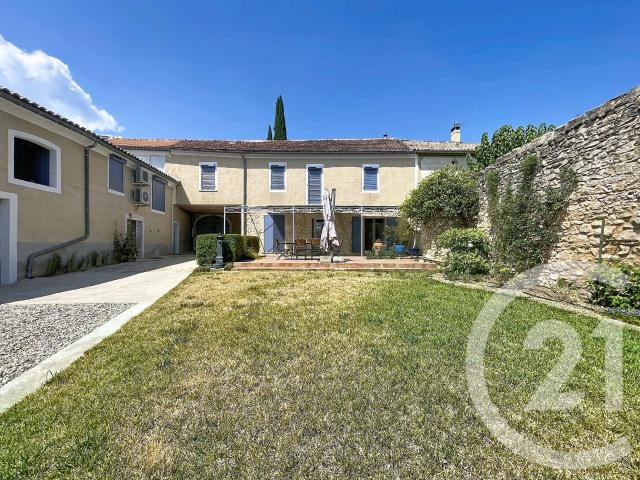 Maison 10 pièces 275 m²