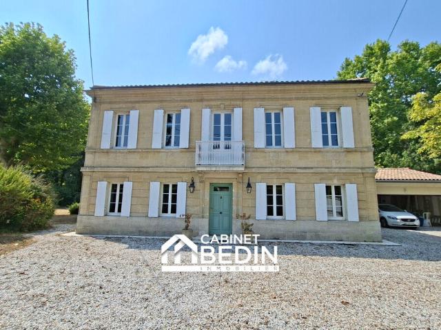 Maison 10 pièces 275 m²