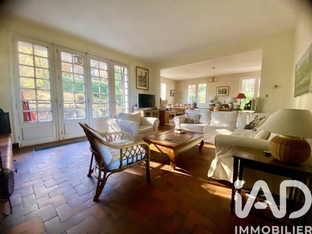 Maison 10 pièces 275 m²