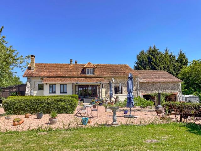 Maison 10 pièces 275 m²