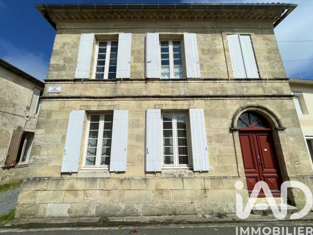 Maison 10 pièces 275 m²