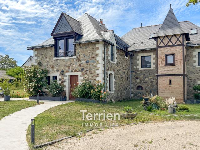 Maison 10 pièces 275 m²